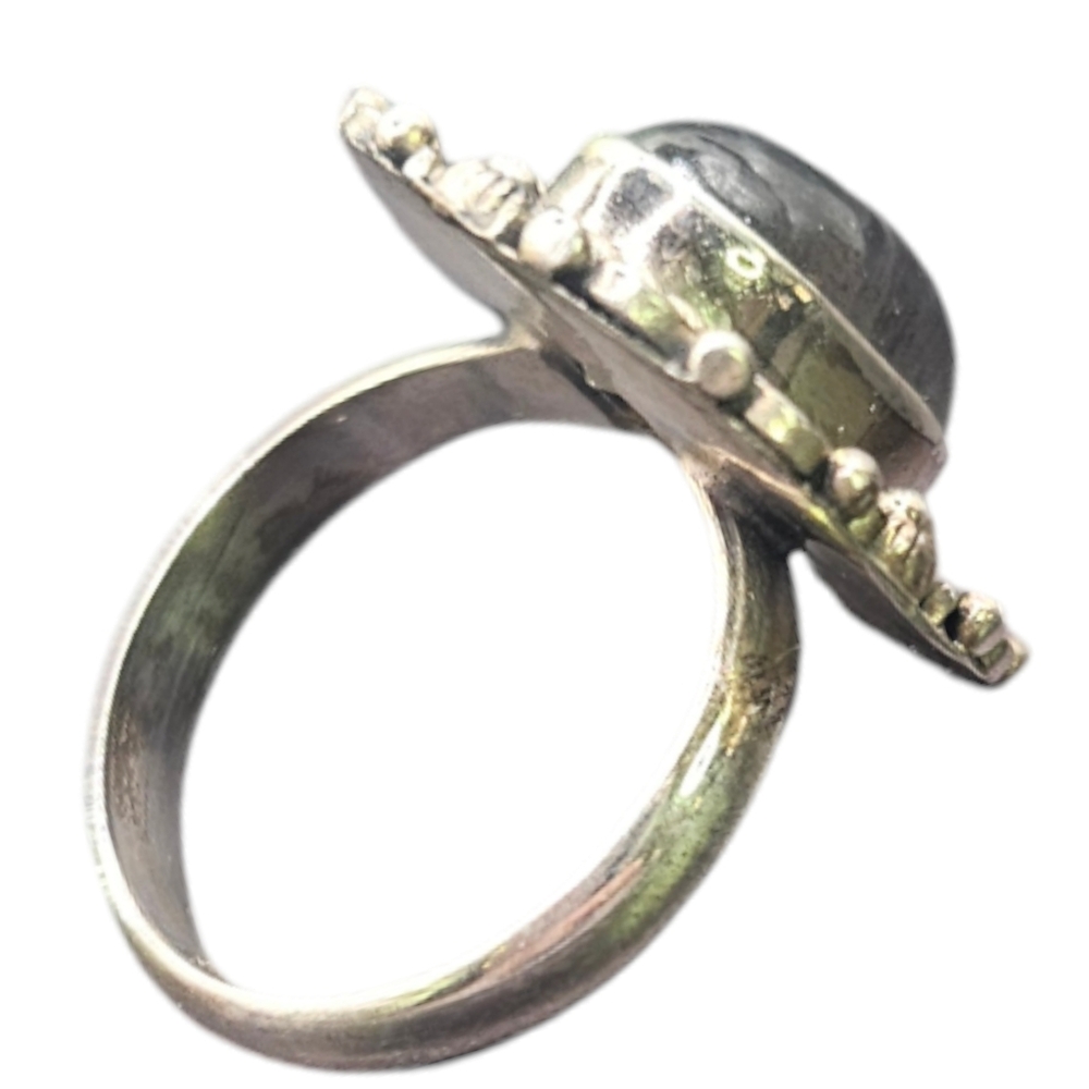 Labradorite Ring - Picture 5 of 9